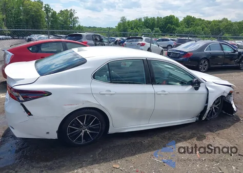 2022 Toyota Camry Se z USA, uszkodzony, nr VIN 4T1G11AK8NU045507